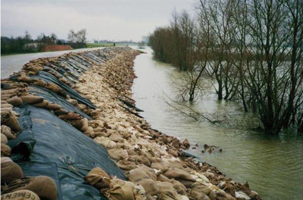 Geotextile used to enforce dikes